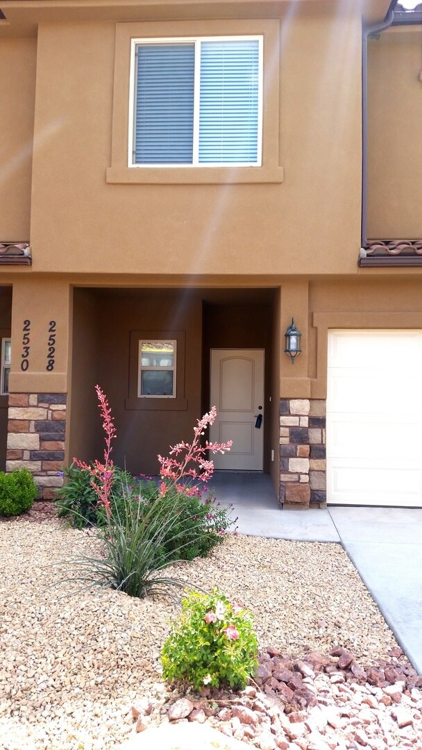 Building Photo - 2528 Manzoni Road