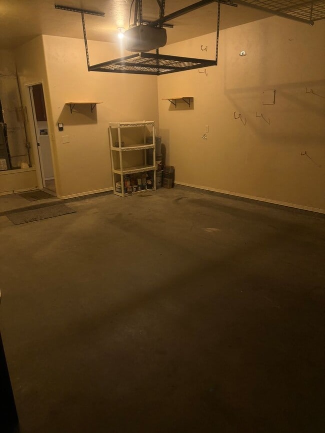 Building Photo - Beautiful Home Available Now!!