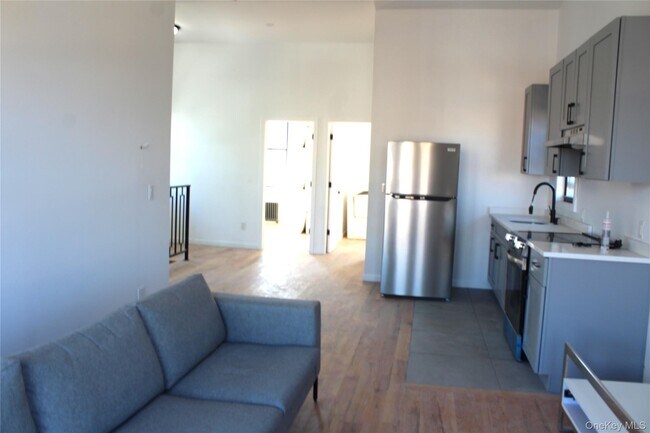 Building Photo - 816 Barbey St