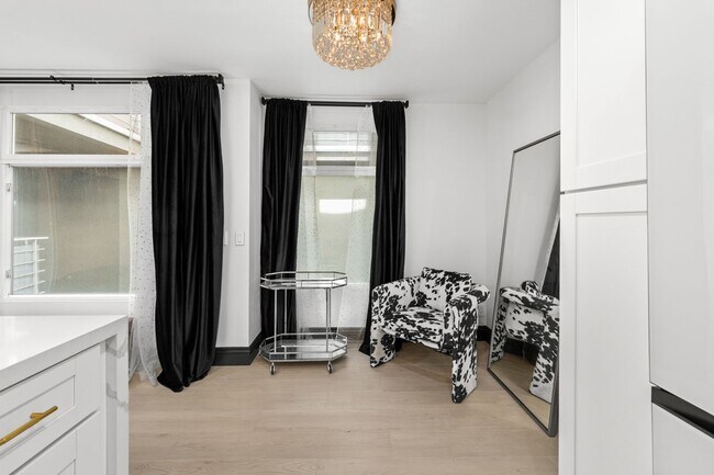 Building Photo - Stunning & fully upgraded 1BR/1BA residence in the heart of Little Italy