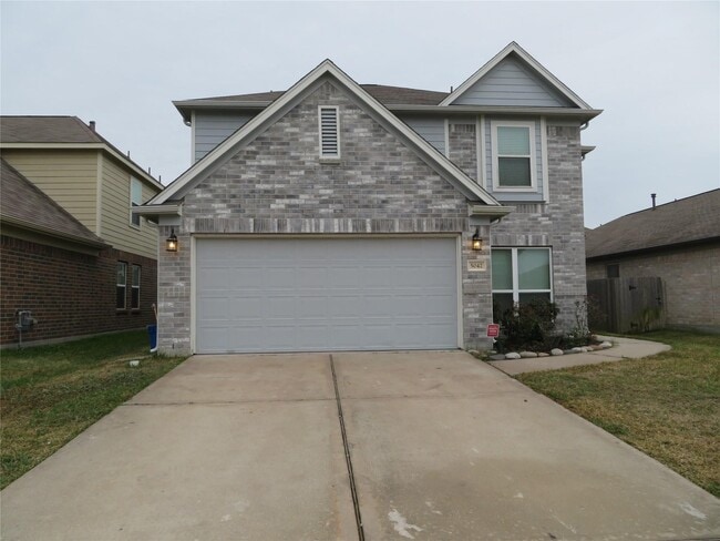 Primary Photo - 5042 Blue Spruce Hill St