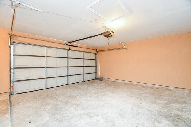 Building Photo - 12011 Monument Valley Dr