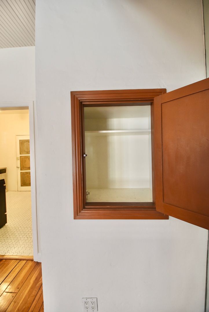 Building Photo - 2062 Argyle Ave