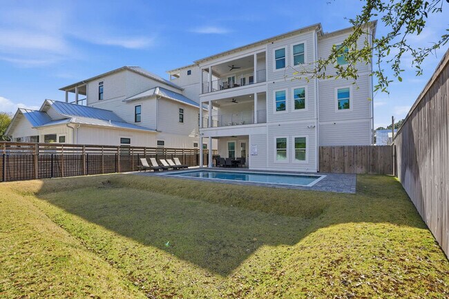 Building Photo - 120 Dune Dr