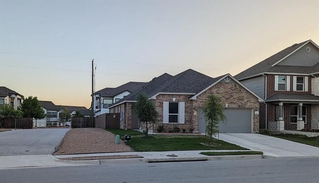 Primary Photo - 612 Ayinger Ln