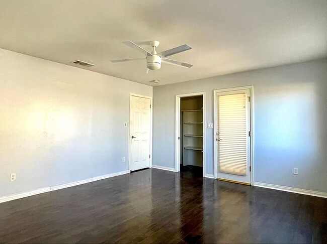 Building Photo - 5302 Doble Aguila Way