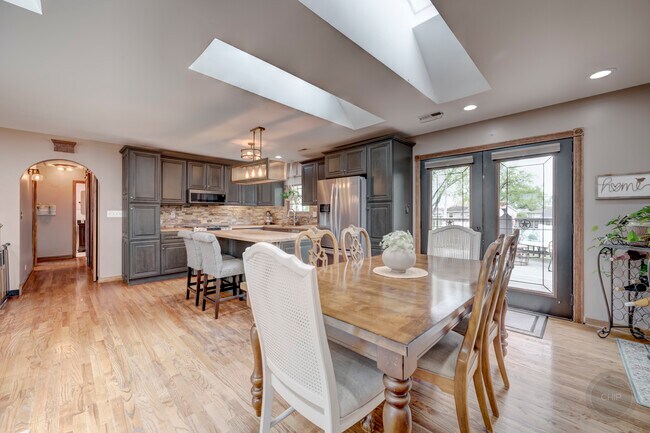 Building Photo - 7215 Larchwood Ln