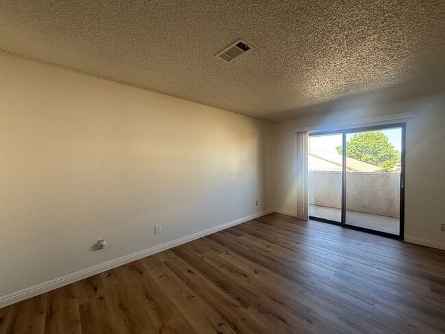 Building Photo - 43941 18th Street E