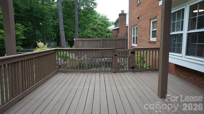 Building Photo - 10000 Ridgemore Dr