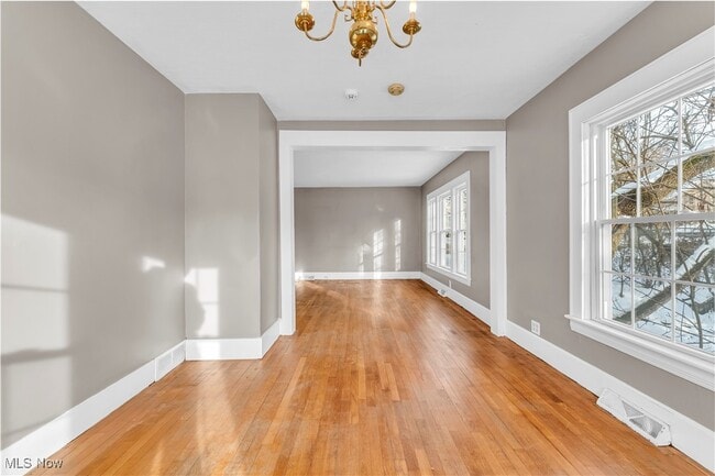 Building Photo - 117 Cleveland St