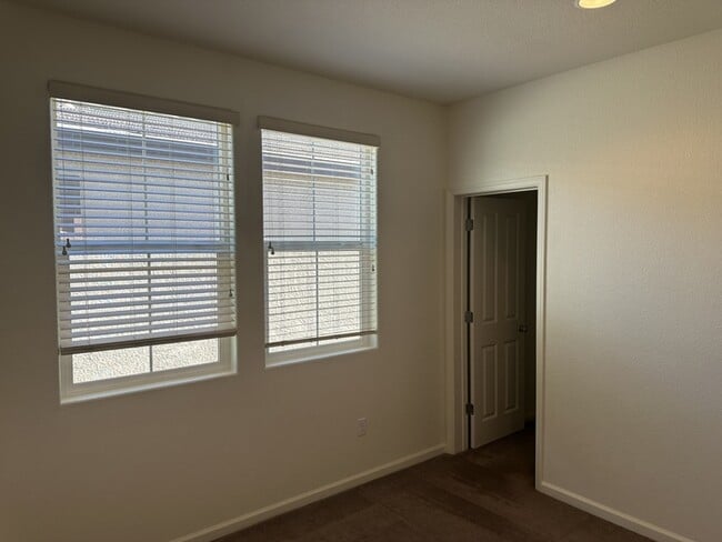 Building Photo - Gorgeous Mountain House 4 Bedroom 3 Bath Home