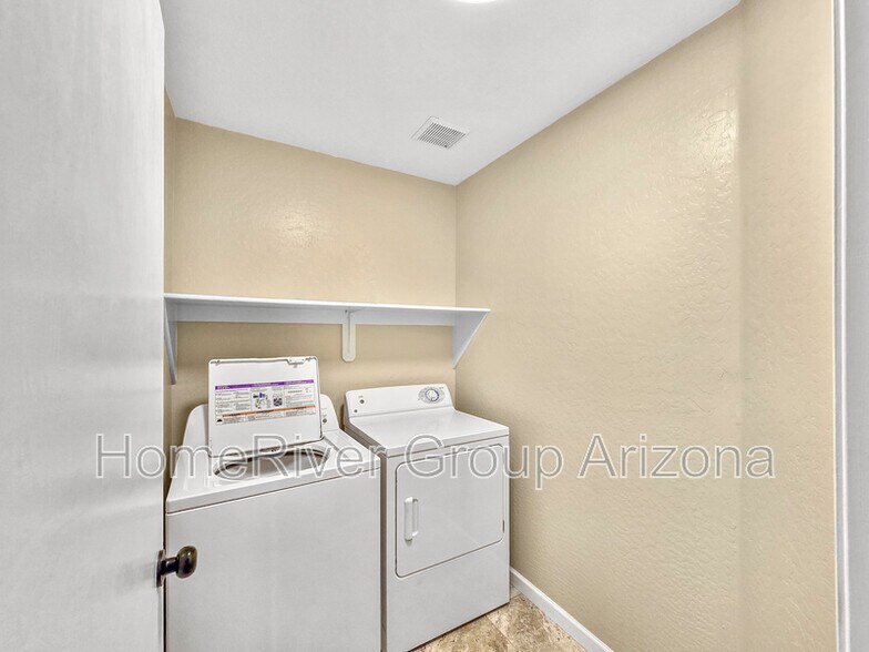 Building Photo - 29197 N Yellow Bee Dr
