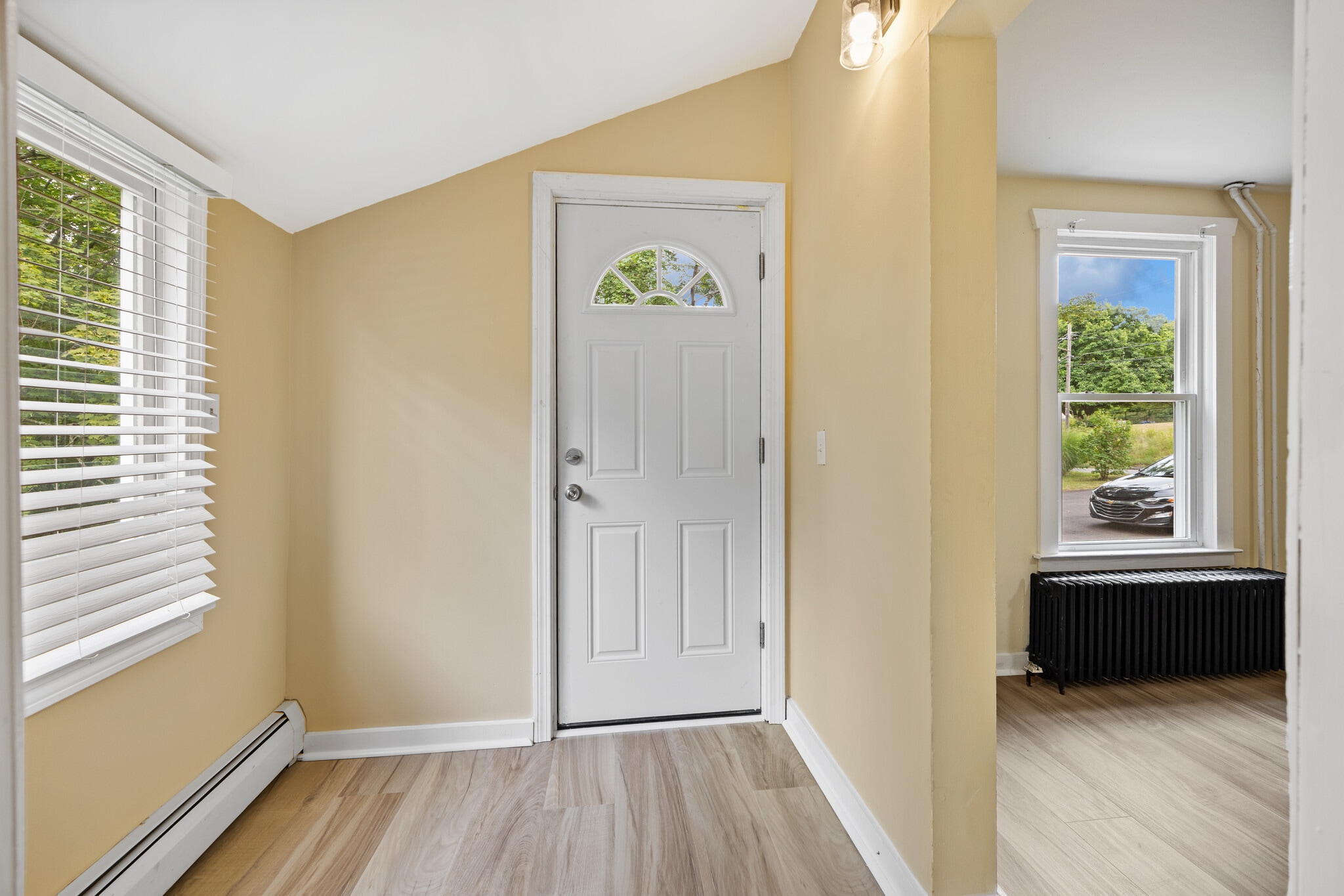 Mud Room - 84 George St