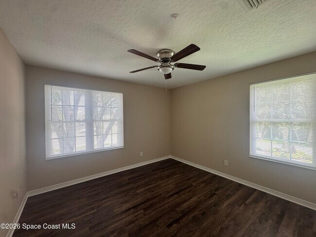 Building Photo - 7667 N Wickham Rd