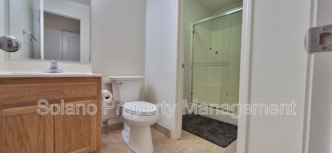 Building Photo - 2080 Mariposa Dr