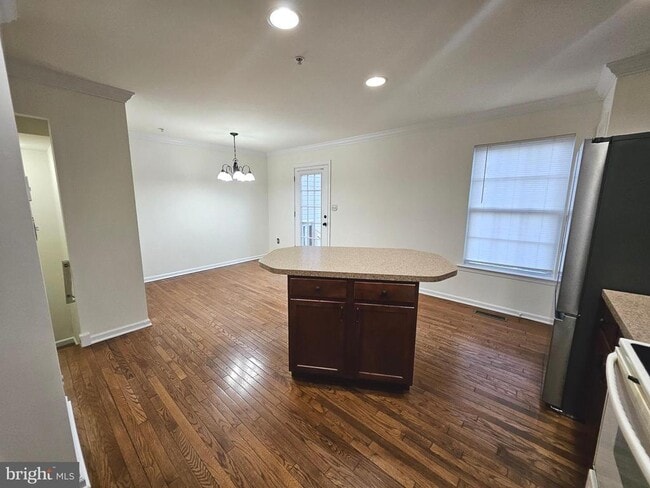 Building Photo - 261 Thomas Harmon Dr