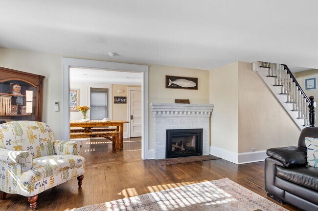 Building Photo - 181 Main St