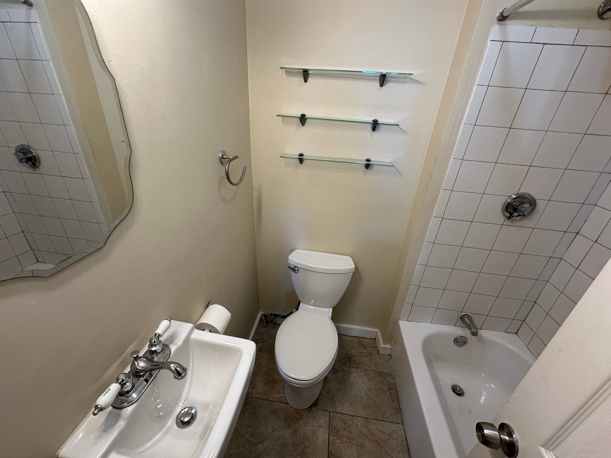 Building Photo - 218 Cambridge St