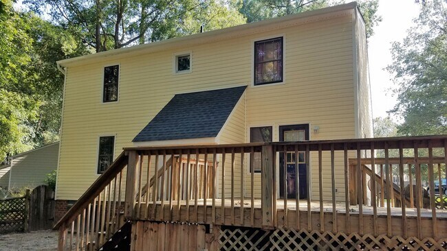 Building Photo - Traditional cape cod in Ashton Woods Subdi...