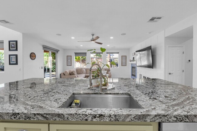 Building Photo - 82540 Lordsburg Dr