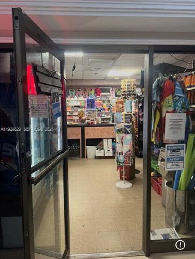 Building Photo - 5161 Collins Ave