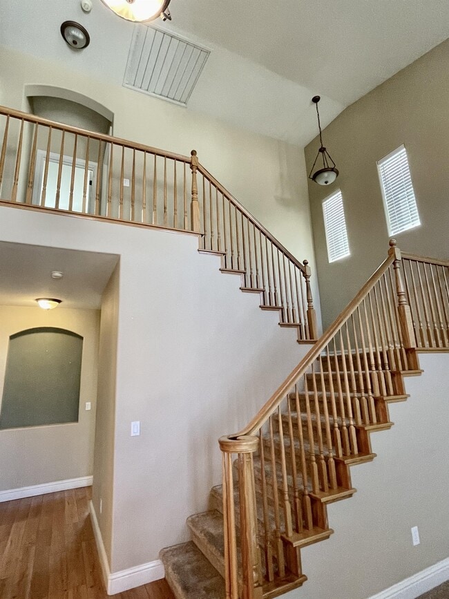 Building Photo - 9772 Ellsmere Way