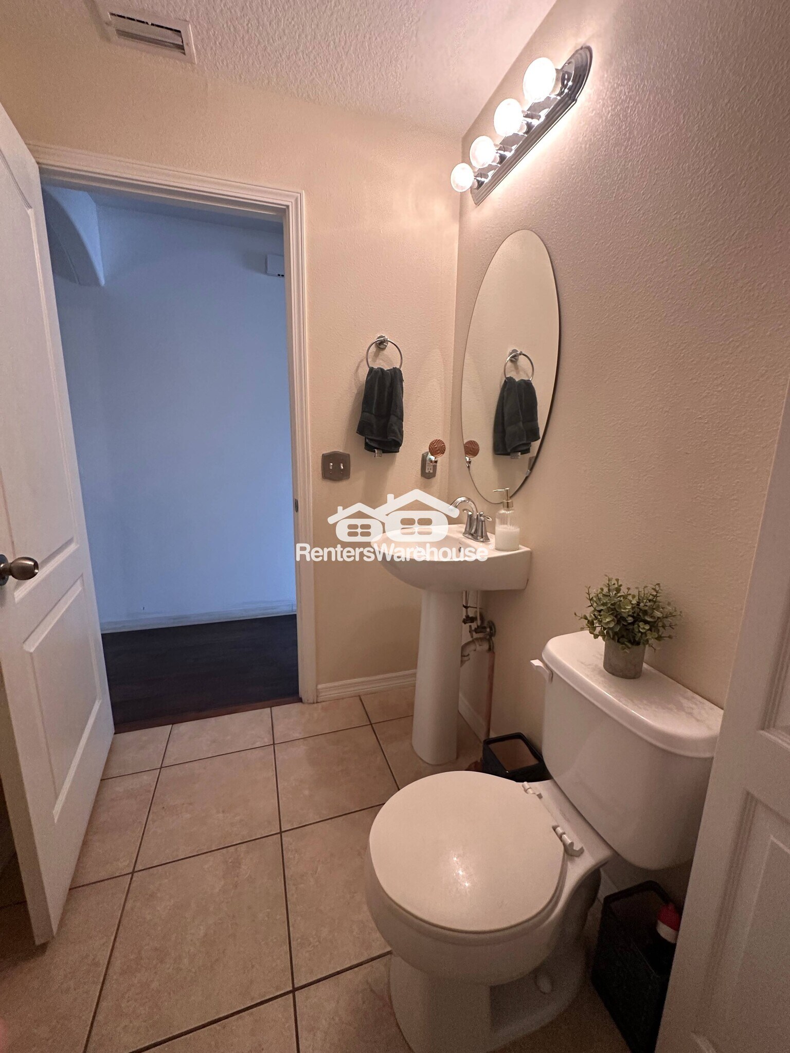 Building Photo - 10943 Keys Gate Dr