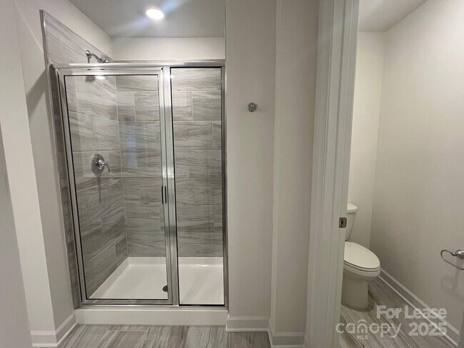 Building Photo - 1432 Wildflower St