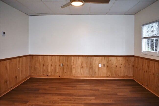 Building Photo - Newly updated 3 bedroom, 1 bathroom house....