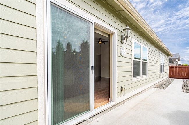 Building Photo - 403 Ridgewood Dr