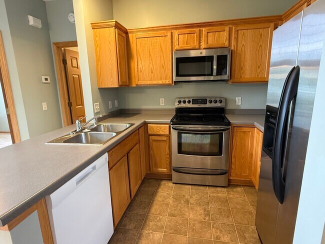 Building Photo - 6787 Pine Crest Trail S
