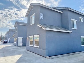 Building Photo - 1326 S Santa Fe St