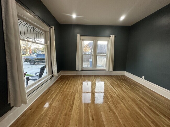 Building Photo - "Charming 3-Bed Oasis with Granite Touches & Cozy Fireplace in Nampa!"