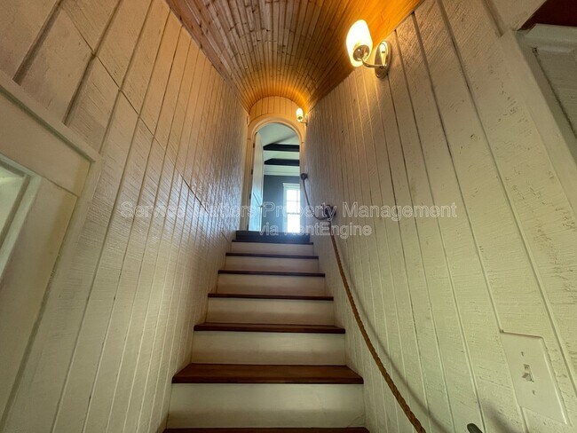 Building Photo - 2318 N 17th Ave