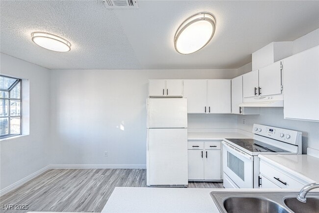 Building Photo - 2684 Bryandouglas Dr