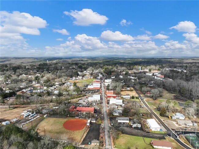 Building Photo - 680 Groover St