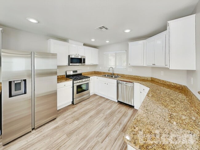 Building Photo - 129 Snow Dome Ave