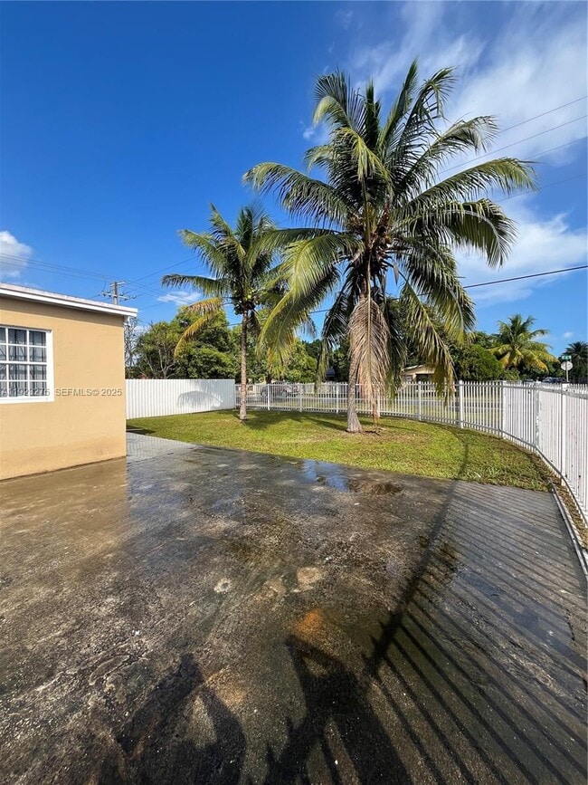 Building Photo - 1201 NW 117th St