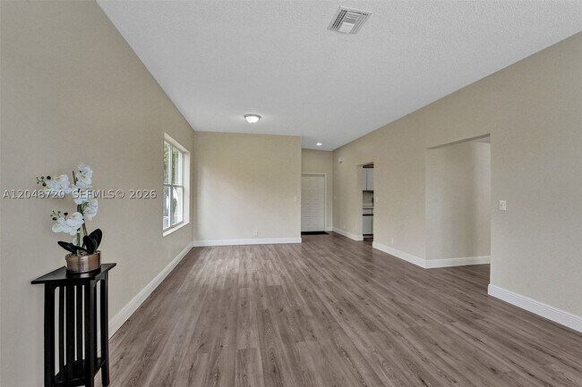 Building Photo - 1224 Sussex St