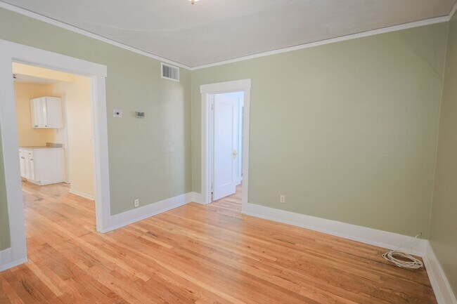 Building Photo - 317 N Santa Rita Ave
