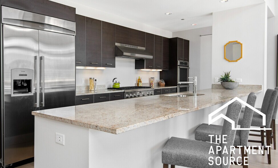 Building Photo - 910 W Huron St