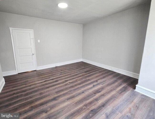 Building Photo - 925 S 59th St