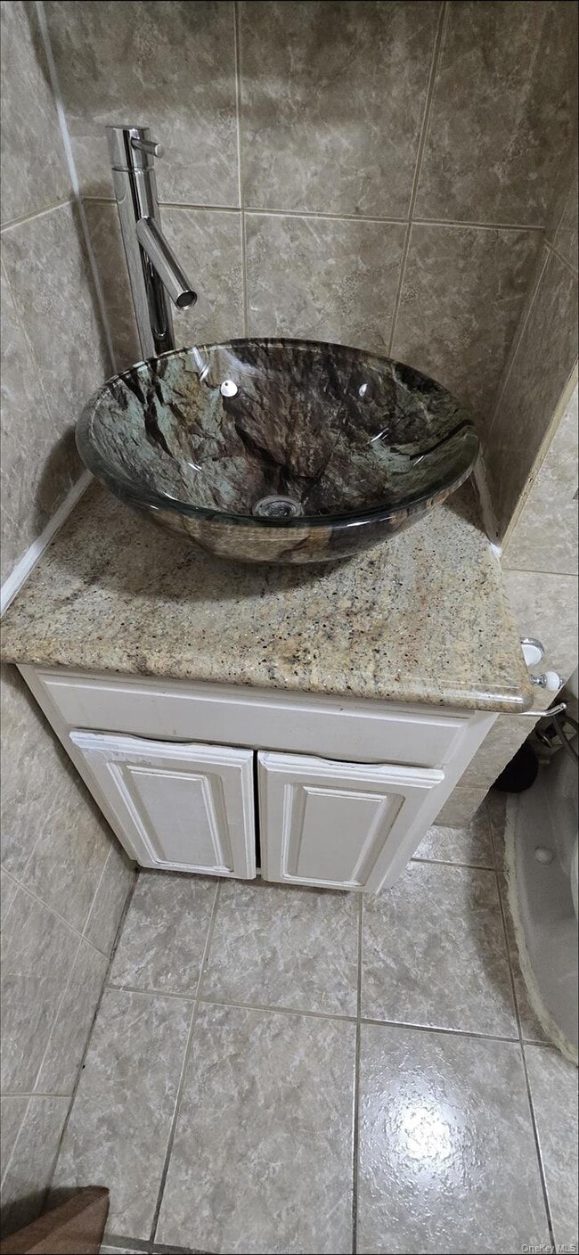 Building Photo - 25-36-36 76th St