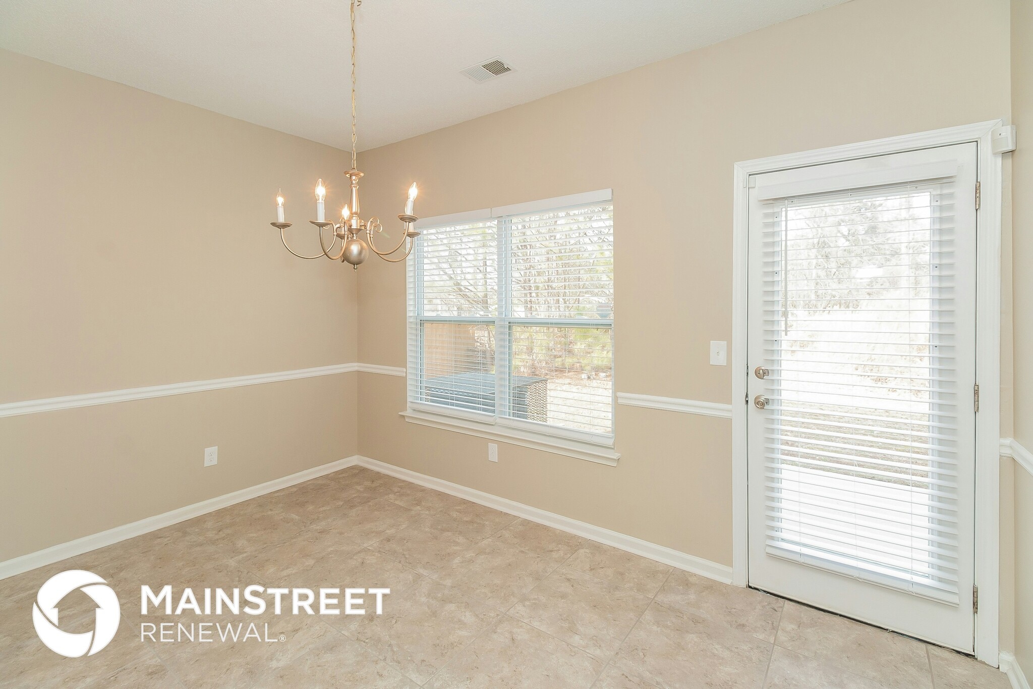 Building Photo - 2413 Hackamore Dr