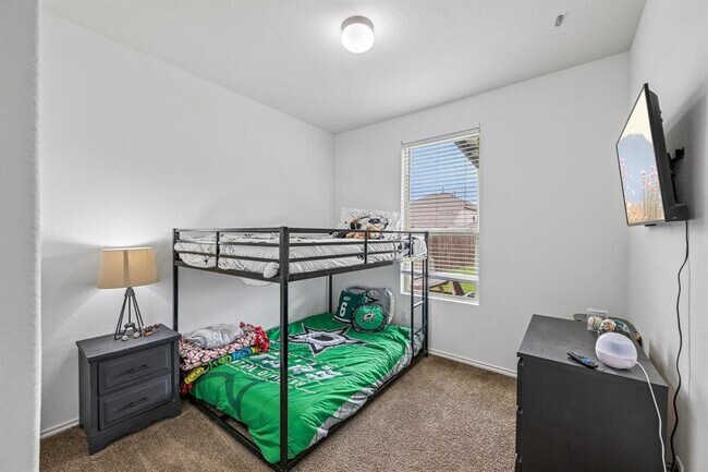 Building Photo - 216 La Dera Dr