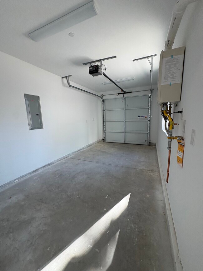 Building Photo - 258 Donax Ave