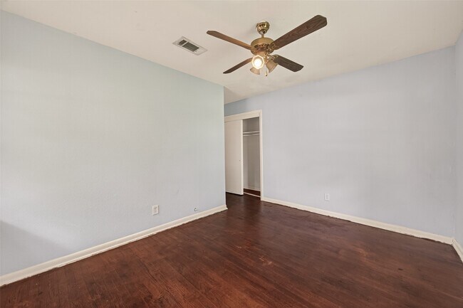 Building Photo - 10506 Buffum St
