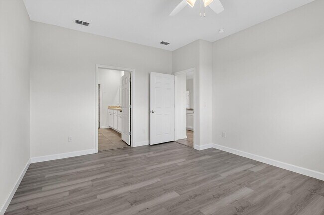 Building Photo - 10552 SW Toren Wy
