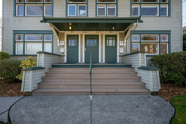 Building Photo - Charming 1BR/1BA Main Floor View Unit in Desired Neighborhood (Sunset Hill)
