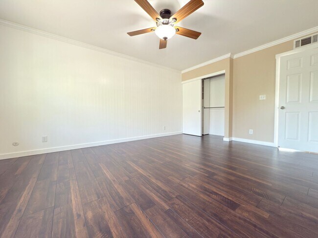 Building Photo - Spacious 4-Bedroom Home in Prime Santa Cla...
